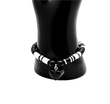 Cargar imagen en el visor de la galería, Black And White Heishi Bead Valentine Bracelet With Heart Charm
