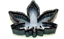 Ladda upp bild till gallerivisning, DeFit Designs Ashtrays Black Grey Weed Smokers Ashtray-Weed Leaf Ashtray-Marijuana Ashtray
