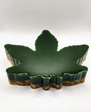 Charger l&#39;image dans la galerie, DeFit Designs Ashtrays Gold/Green Weed Smokers Ashtray-Weed Leaf Ashtray-Marijuana Ashtray
