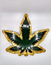 Charger l&#39;image dans la galerie, DeFit Designs Ashtrays Gold/Green Weed Smokers Ashtray-Weed Leaf Ashtray-Marijuana Ashtray
