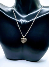 Φόρτωση εικόνας στο εργαλείο προβολής Συλλογής, DeFit Designs Necklaces Stainless Steel Heart Necklace
