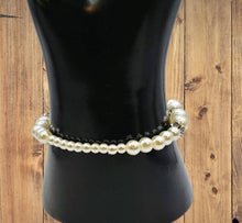 Afbeelding in Gallery-weergave laden, White Pearl Stretch Bracelet-Satin White Pearl Women&#39;s Bracelet
